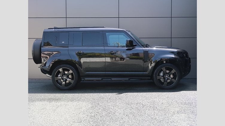 2024 認定中古車 Land Rover Defender 110 サントリーニブラック D300 AWD（AT） X-DYNAMIC SE