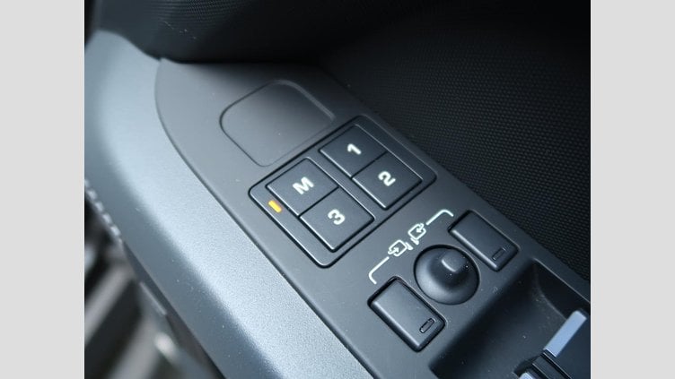 2024 認定中古車 Land Rover Defender 110 サントリーニブラック D300 AWD（AT） X-DYNAMIC SE