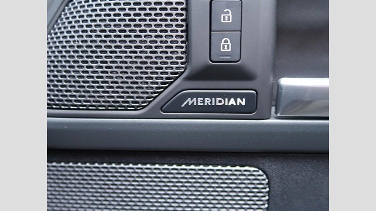 2024 認定中古車 Land Rover Defender 110 サントリーニブラック D300 AWD（AT） X-DYNAMIC SE