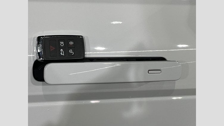 2023 認定中古車 Land Rover Range Rover Evoque フジホワイト D200 AWD（オートマチック）MHEV R-DYNAMIC S