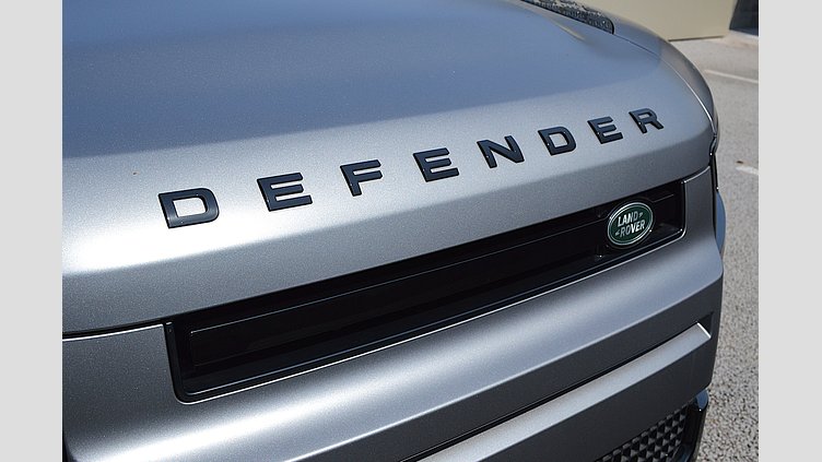 2024 認定中古車 Land Rover Defender 90 アイガーグレイ D300 AWD（AT） X-DYNAMIC SE