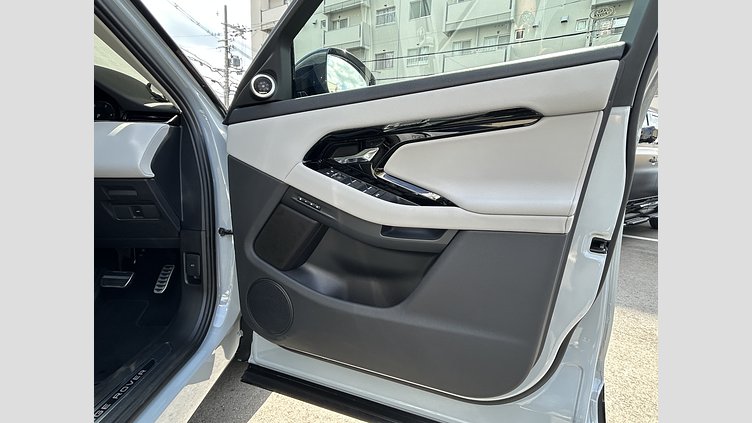 2023 認定中古車 Land Rover Range Rover Evoque アロイオスグレイ D200（ディーゼル） スタンダードホイールベース DYNAMIC SE