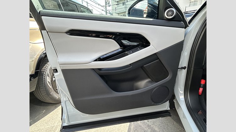 2023 認定中古車 Land Rover Range Rover Evoque アロイオスグレイ D200（ディーゼル） スタンダードホイールベース DYNAMIC SE