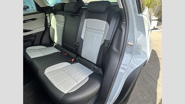 2023 認定中古車 Land Rover Range Rover Evoque アロイオスグレイ D200（ディーゼル） スタンダードホイールベース DYNAMIC SE