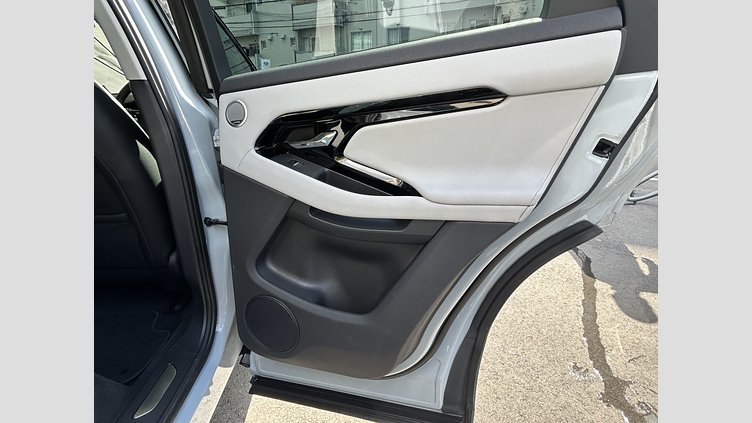 2023 認定中古車 Land Rover Range Rover Evoque アロイオスグレイ D200（ディーゼル） スタンダードホイールベース DYNAMIC SE