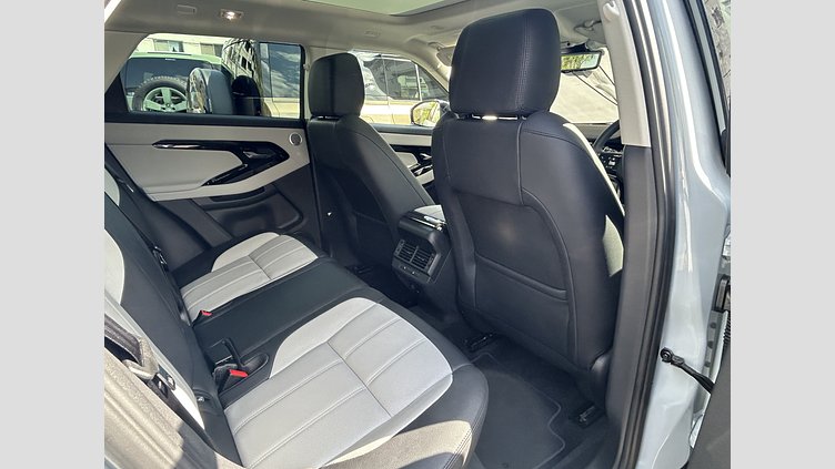 2023 認定中古車 Land Rover Range Rover Evoque アロイオスグレイ D200（ディーゼル） スタンダードホイールベース DYNAMIC SE