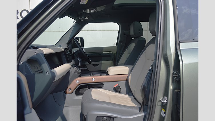 2022 認定中古車 Land Rover Defender 110 パンゲアグリーン D300 AWD（AT） X-DYNAMIC SE