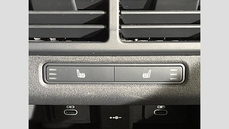 2024 認定中古車 Land Rover Range Rover Evoque トライベッカブルー P250（ガソリン） スタンダードホイールベース DYNAMIC HSE