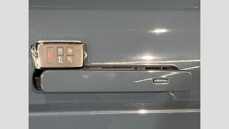 2024 認定中古車 Land Rover Range Rover Evoque トライベッカブルー P250（ガソリン） スタンダードホイールベース DYNAMIC HSE