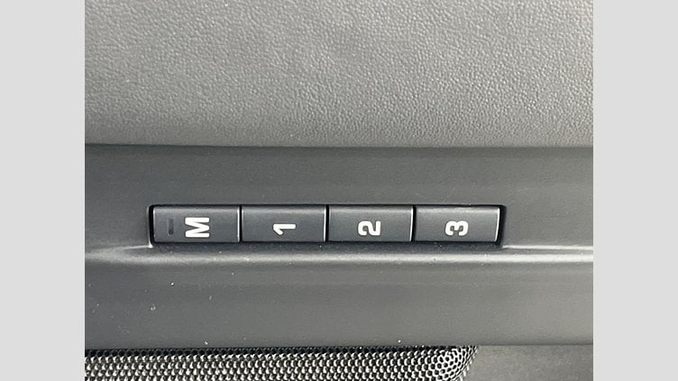 2024 認定中古車 Land Rover Range Rover Evoque トライベッカブルー P250（ガソリン） スタンダードホイールベース DYNAMIC HSE