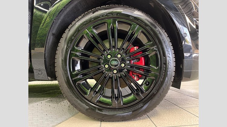 2024 認定中古車 Land Rover Range Rover Evoque サントリーニブラック P300eプラグインハイブリッド（ガソリン） スタンダードホイールベース DYNAMIC HSE