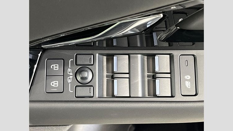 2024 認定中古車 Land Rover Range Rover Evoque サントリーニブラック P300eプラグインハイブリッド（ガソリン） スタンダードホイールベース DYNAMIC HSE