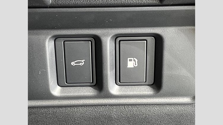 2024 認定中古車 Land Rover Range Rover Evoque サントリーニブラック P300eプラグインハイブリッド（ガソリン） スタンダードホイールベース DYNAMIC HSE