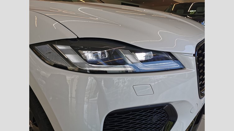 2024 認定中古車 Jaguar F-Pace オストゥーニパールホワイト D204 AWD（オートマチック）MHEV R-DYNAMIC SE