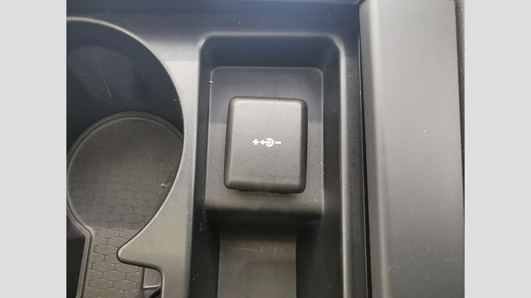2024 認定中古車 Jaguar F-Pace オストゥーニパールホワイト D204 AWD（オートマチック）MHEV R-DYNAMIC SE