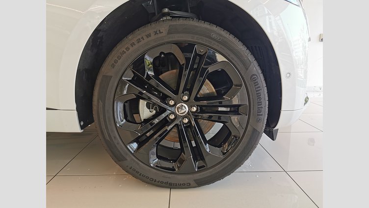 2024 認定中古車 Jaguar F-Pace オストゥーニパールホワイト D204 AWD（オートマチック）MHEV R-DYNAMIC SE