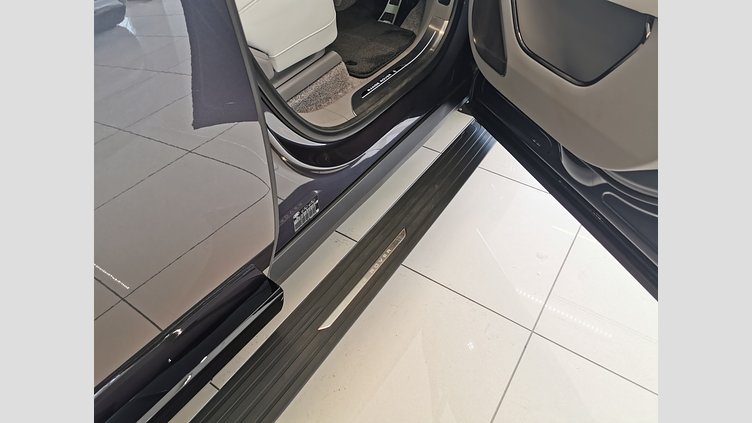 2024 認定中古車 Land Rover Range Rover アメジストグレイパープル - グロスフィニッシュ 615 AWD（AT） ロングホイールベース SV