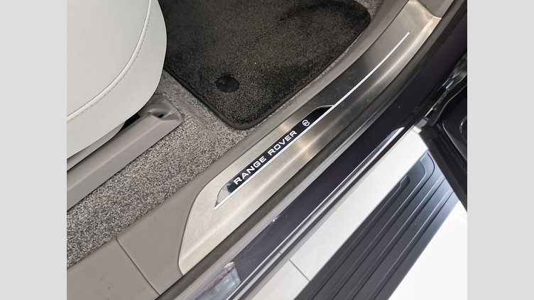 2024 認定中古車 Land Rover Range Rover アメジストグレイパープル - グロスフィニッシュ 615 AWD（AT） ロングホイールベース SV
