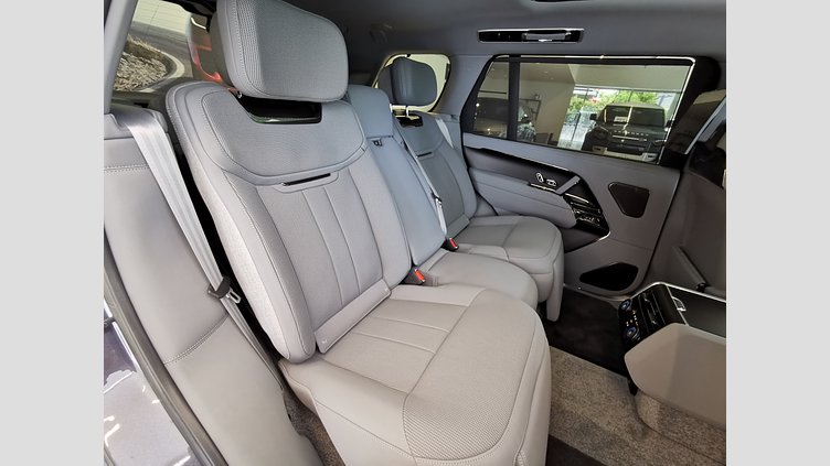 2024 認定中古車 Land Rover Range Rover アメジストグレイパープル - グロスフィニッシュ 615 AWD（AT） ロングホイールベース SV