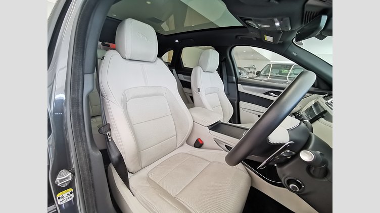 2024 認定中古車 Jaguar F-Pace カルパチアングレイ D204 AWD（オートマチック）MHEV R-DYNAMIC SE
