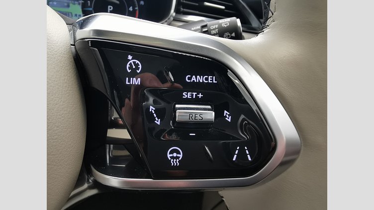 2024 認定中古車 Jaguar F-Pace カルパチアングレイ D204 AWD（オートマチック）MHEV R-DYNAMIC SE