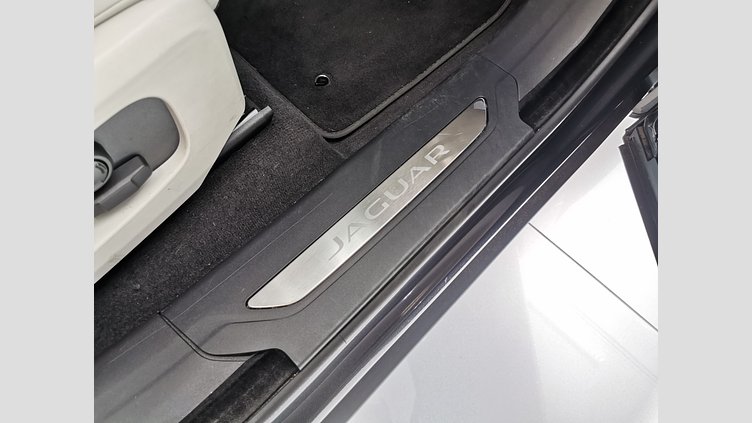 2024 認定中古車 Jaguar F-Pace カルパチアングレイ D204 AWD（オートマチック）MHEV R-DYNAMIC SE
