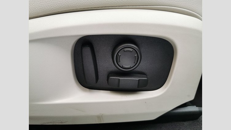 2024 認定中古車 Jaguar F-Pace カルパチアングレイ D204 AWD（オートマチック）MHEV R-DYNAMIC SE