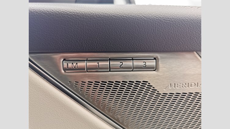2024 認定中古車 Jaguar F-Pace カルパチアングレイ D204 AWD（オートマチック）MHEV R-DYNAMIC SE