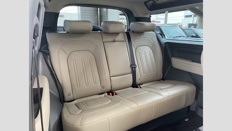 2022 認定中古車 Land Rover Defender 90 Fuji White 2.0 litre i4P Petrol HSE