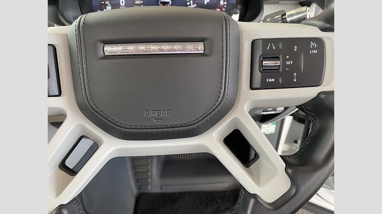 2022 認定中古車 Land Rover Defender 90 Fuji White 2.0 litre i4P Petrol HSE