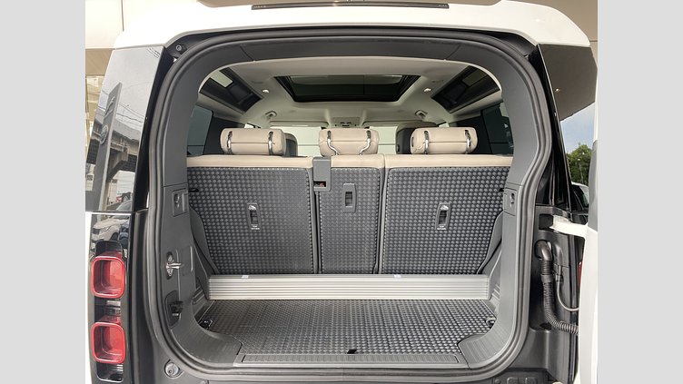 2022 認定中古車 Land Rover Defender 90 Fuji White 2.0 litre i4P Petrol HSE