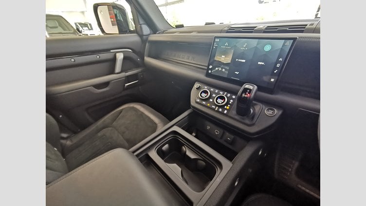 2024 認定中古車 Land Rover Defender 110 サントリーニブラック P525 AWD (AT) V8