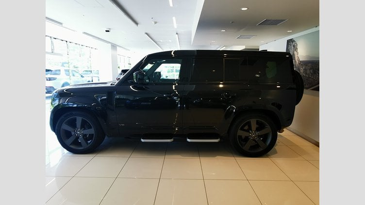 2024 認定中古車 Land Rover Defender 110 サントリーニブラック P525 AWD (AT) V8
