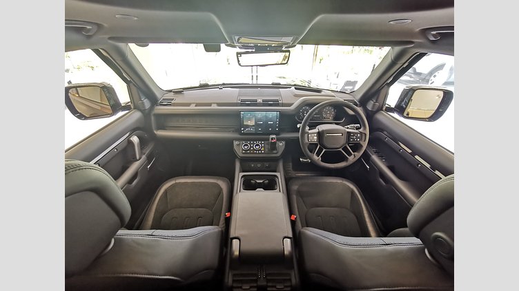 2024 認定中古車 Land Rover Defender 110 サントリーニブラック P525 AWD (AT) V8