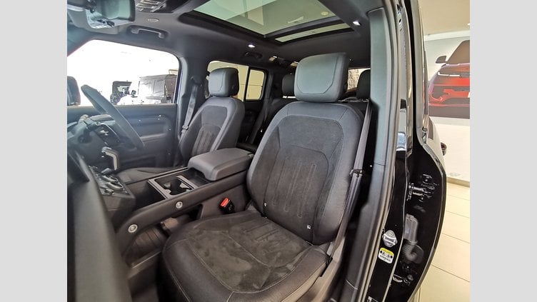 2024 認定中古車 Land Rover Defender 110 サントリーニブラック P525 AWD (AT) V8