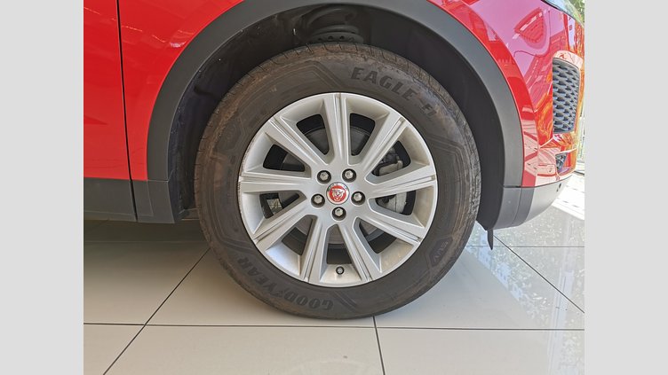 2018 認定中古車 Jaguar E-Pace カルデラレッド D180 オートマチック全輪駆動 S