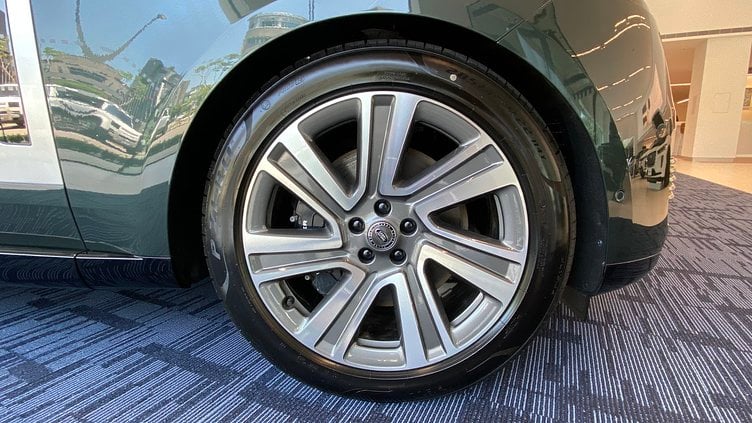2024 新車 Land Rover Range Rover (1DV) Belgravia Green 貝爾格拉維亞綠 P615 汽油 (輕油電混合) 標準軸距 SV