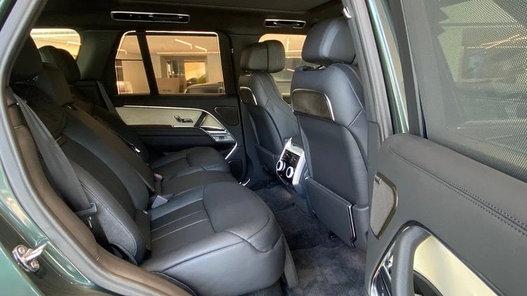 2024 新車 Land Rover Range Rover (1DV) Belgravia Green 貝爾格拉維亞綠 P615 汽油 (輕油電混合) 標準軸距 SV