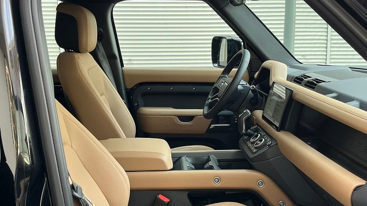 2025 認證中古車 Land Rover Defender 110 Santorini Black 3.0 litre i6D​ 110 X-Dynamic HSE