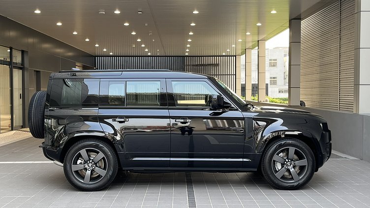 2025 認證中古車 Land Rover Defender 110 Santorini Black 3.0 litre i6D​ 110 X-Dynamic HSE