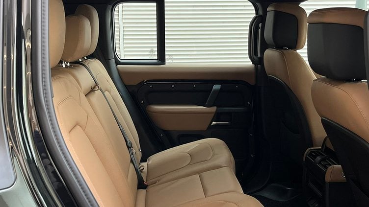 2025 認證中古車 Land Rover Defender 110 Santorini Black 3.0 litre i6D​ 110 X-Dynamic HSE
