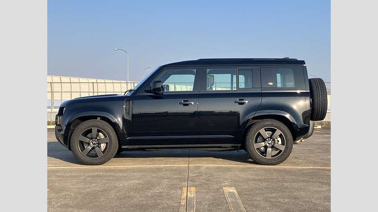 2023 認定中古車 Land Rover Defender 110 サントリーニブラック D300 AWD（AT） X-DYNAMIC HSE