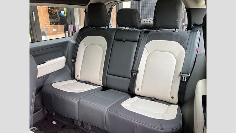 2024 認定中古車 Land Rover Defender 90 タスマンブルー D300 AWD（AT） X-DYNAMIC HSE