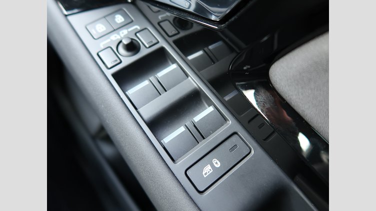 2024 認定中古車 Land Rover Range Rover Evoque フジホワイト P200（ガソリン） スタンダードホイールベース DYNAMIC SE