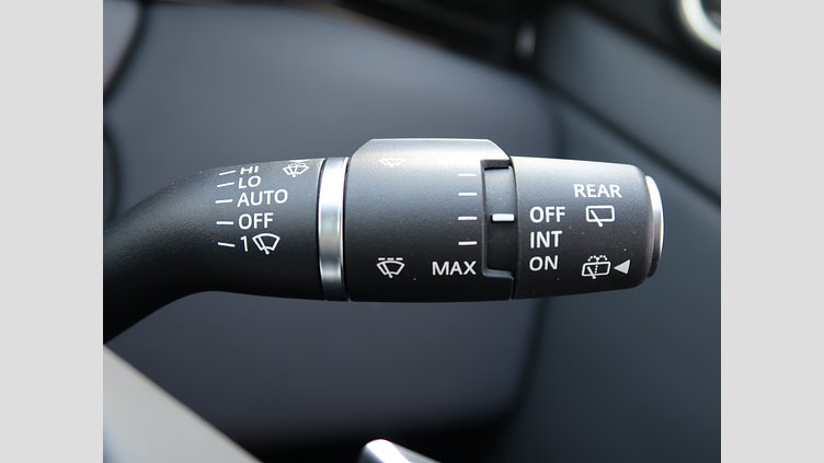 2024 認定中古車 Land Rover Range Rover Evoque フジホワイト P200（ガソリン） スタンダードホイールベース DYNAMIC SE