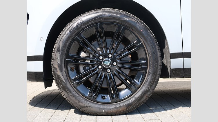 2024 認定中古車 Land Rover Range Rover Evoque アロイオスグレイ D200マイルドハイブリッド（ディーゼル） スタンダードホイールベース DYNAMIC SE