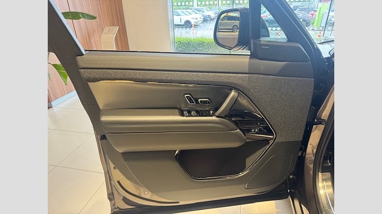 2025 SKLADOVÉ VOZIDLÁ Land Rover Range Rover Sport Charente Grey NEW Land Rover RANGE ROVER SPORT, 3.0D I6 300PS, SE