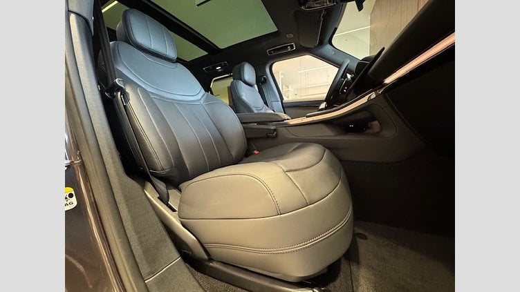 2025 SKLADOVÉ VOZIDLÁ Land Rover Range Rover Sport Charente Grey NEW Land Rover RANGE ROVER SPORT, 3.0D I6 300PS, SE