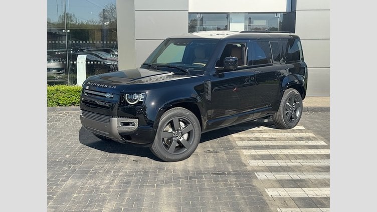 2025 SKLADOVÉ VOZIDLÁ Land Rover Defender 110 Santorini Black NEW LAND ROVER DEFENDER 3.0 300K