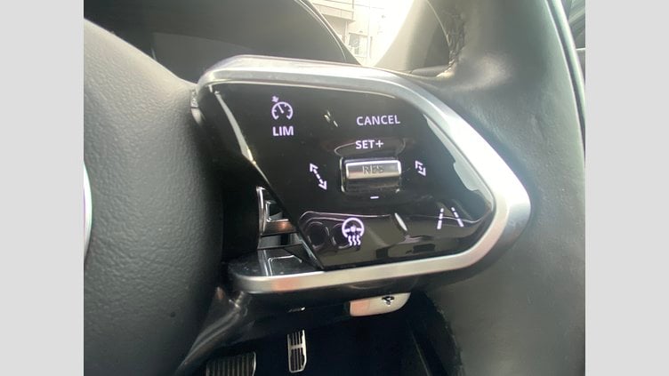 2022 認定中古車 Jaguar E-Pace フジ ホワイト D200 AWD（オートマチック） S